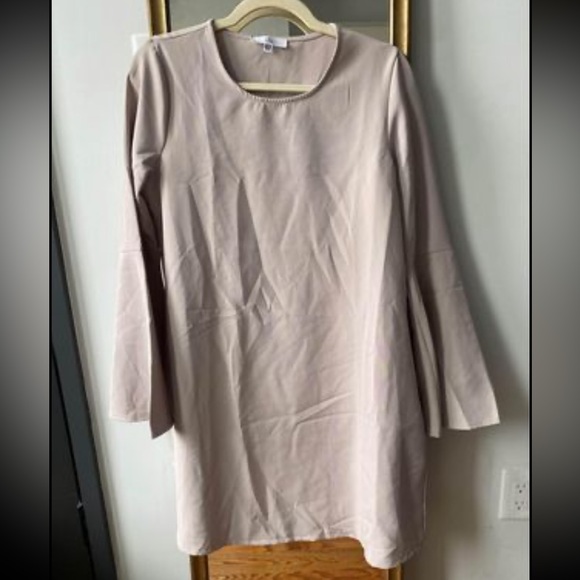 Missguided Flute Sleeve Dress - Picture 5 of 5